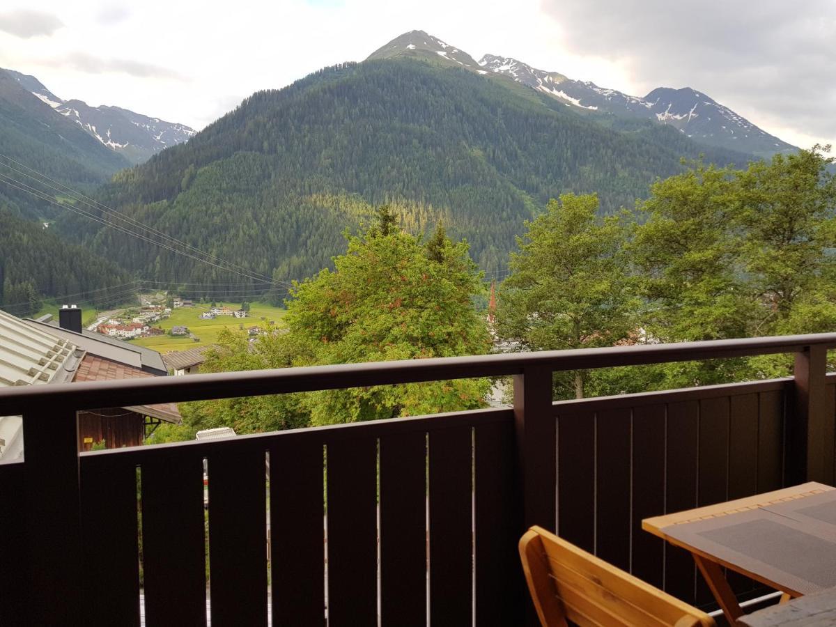 Haus Tannegg Bed & Breakfast Pettneu am Arlberg Bagian luar foto