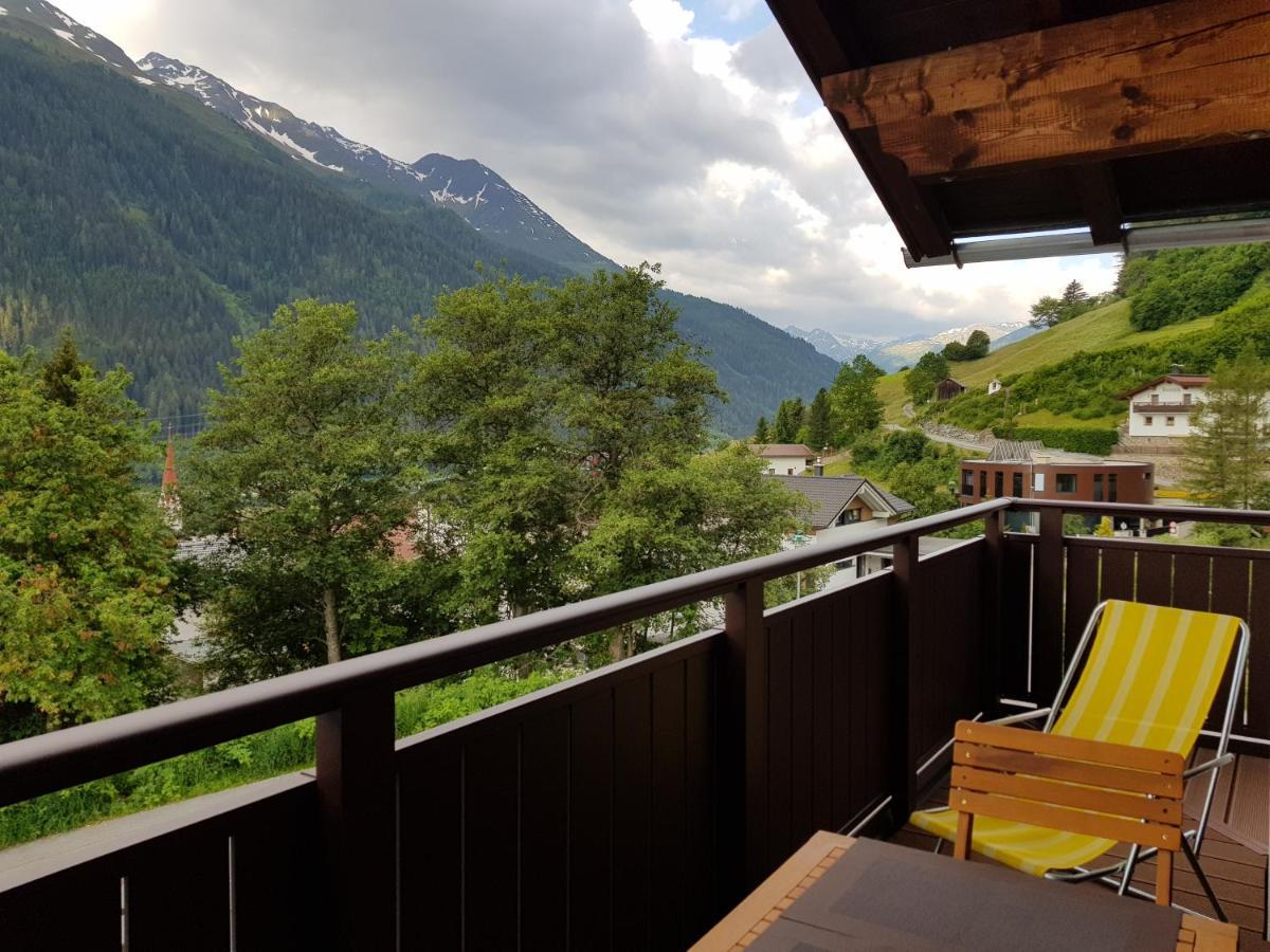 Haus Tannegg Bed & Breakfast Pettneu am Arlberg Bagian luar foto